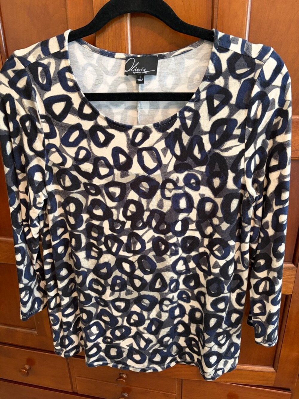 Olivia by Habitat. 3/4 sleeve knit. Super comfortable and stylish--size Small